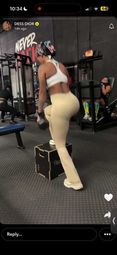 Dess Dior work out. Wish she was throwing that phat ass