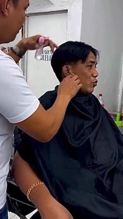 Yung ikaw yung ginugupitan pero ikaw yung barbero