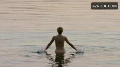 Elizabeth Debicki in "The Night Manager (2016)"