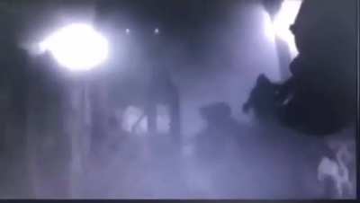 Short clip of 22 SAS and SFSG breaching a residence as part of a Night time DA raid in Iraq