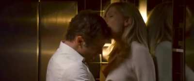 Kirsten Dunst sex in the bathroom