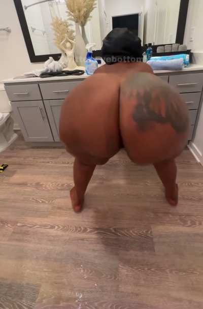Another Clip of FyeBottom twerking