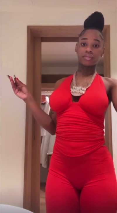 Sexyyred titties &amp;amp; phat pussy👅