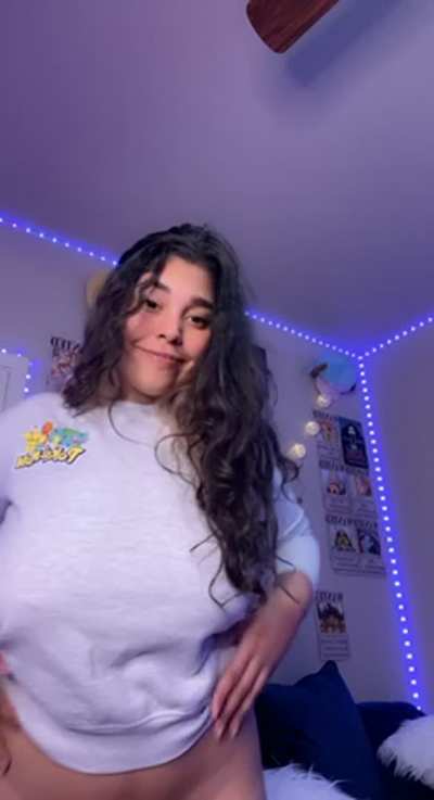 If you like curvy girls then we should fuck