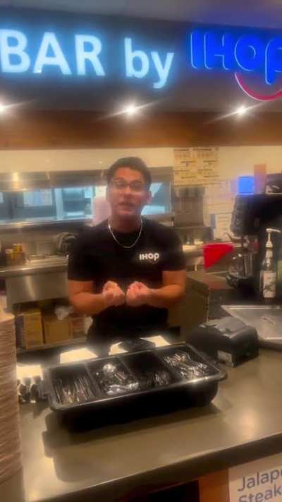 IHOP worker snaps on customer for coming in at 1am during his break.