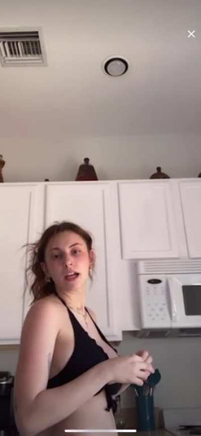 This is from her live, this is all she showed cus the dumbass retards in the chat were saying goo goo ga ga 🤦&zwj;♂️