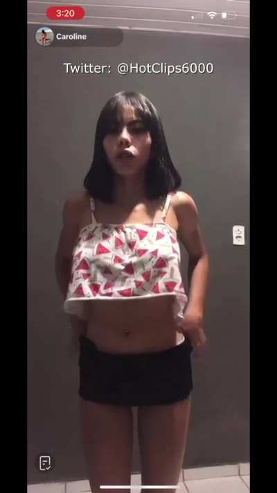 Latina crop top lift