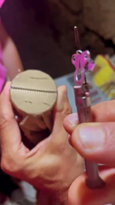 A simple tool to repair partially damaged clothes