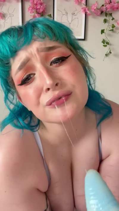 My mouth may be small, but I&acirc;ll try my best to please you