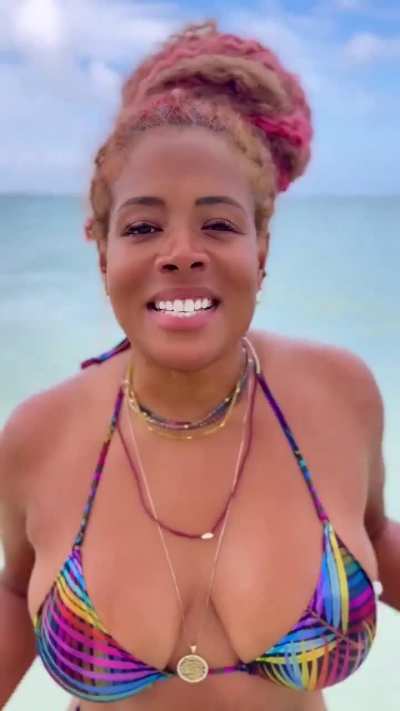 Kelis (@kelis)