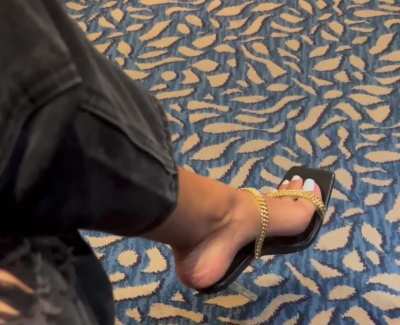 I love it when she&rsquo;s does this + showing off her sexy toes and feet. 👣🩴