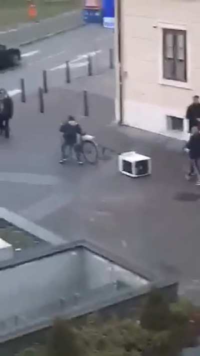 Na&scaron;el sam to u galeriji u varaždinu sniman video