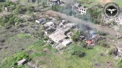 Some Amazing Footage of FPV drone destroying house full of russian Soldiers. 