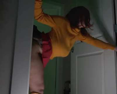 Velma gets caught by a monster (bightittygothegg) [Scooby-Doo]