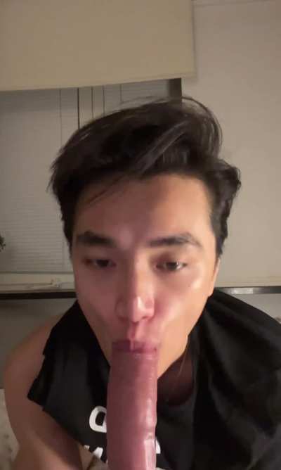 I was horny so i sucked this realistic dildo 🙇🏻&zwj;♂️😛