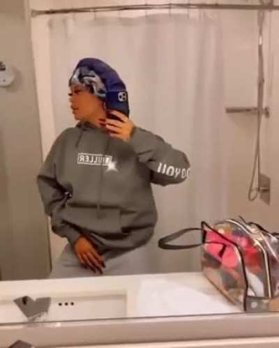 She wanna put that P*ussy on FaceTime 🤤👅