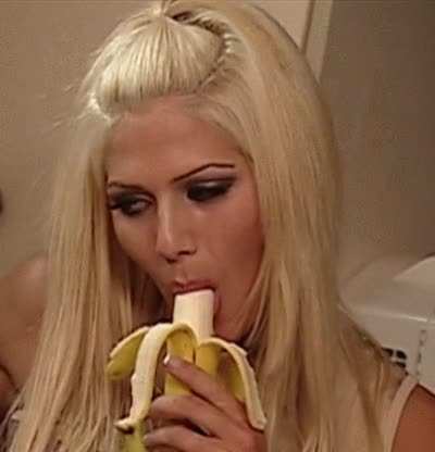 Torrie sucking it