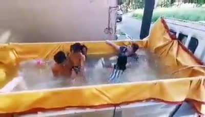 Mobile wave pool