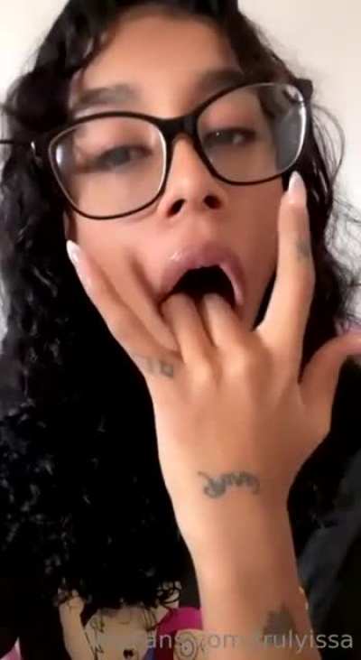 T I