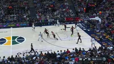 [Highlight] Rudy Gay hits his 5th three of the night on his season debut with the Jazz