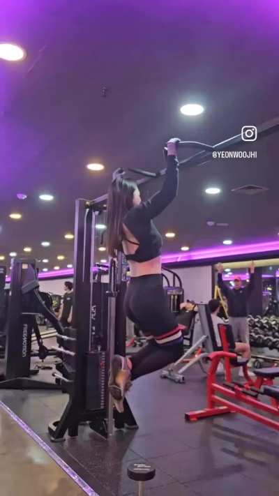 Yeon Woo Jhi