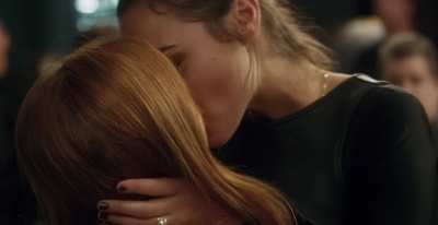 Gal Gadot &amp; Isla Fisher