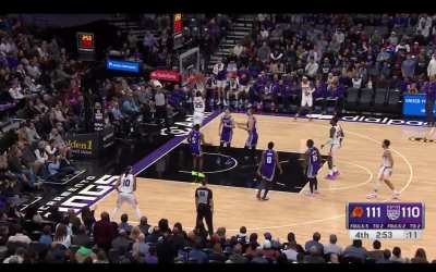 [Highlight] Devin Booker with the slick behind the back pass
