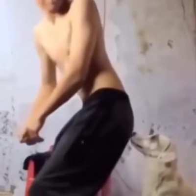 Очень плохая музыка.
