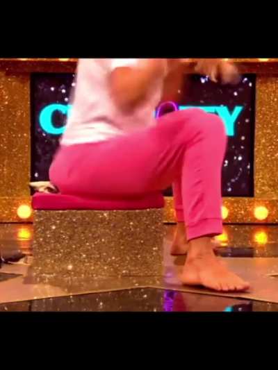 Holly Willoughby(How long can you last?)