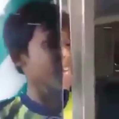 :v