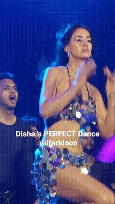 Disha ko acting nai aati bus badan dikhana aur mujra karna aata hai, Aur dikha randi