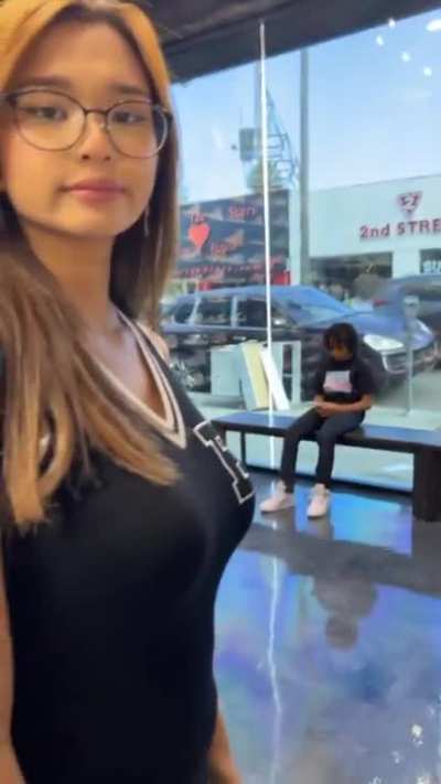 Jeila Dizon