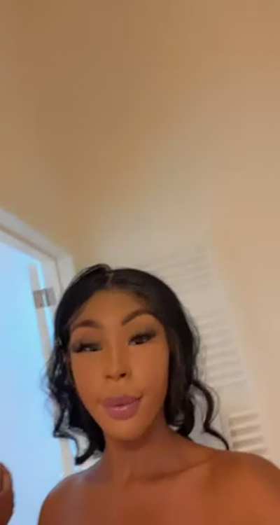 Upvote if you would try a black girl, comment if it would be me 😜😜😜