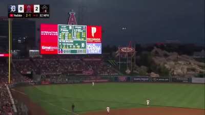 [Highlight] Jonathan Schoop Cuts Angels' Lead with 12th HR