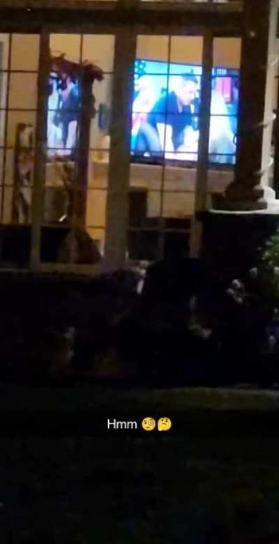 The things I see while delivering food at night..