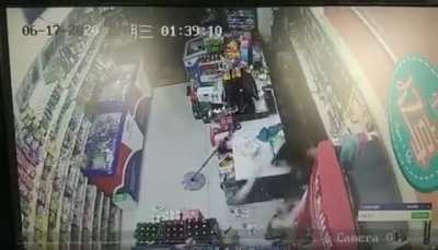 Grocery Store's Owner Held at Knife-point Serves Armed Robber Beers to De-escalate the Situation