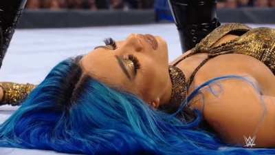 Sasha Banks finished loop
