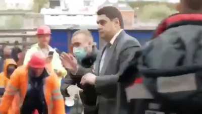 Russia's FESCO new president getting a warm welcome from the employees after they heard him calling the workers " Bullies " in a meeting.