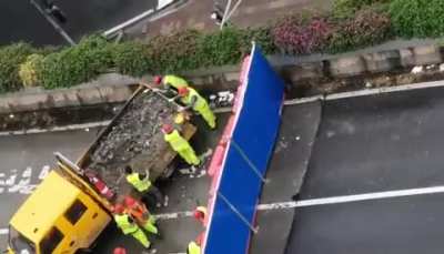 Cementing a barrier down in Haizhu (Guangzhou)&hellip;they just added 5 more days to the lockdown. It&rsquo;s already been over 20 days.