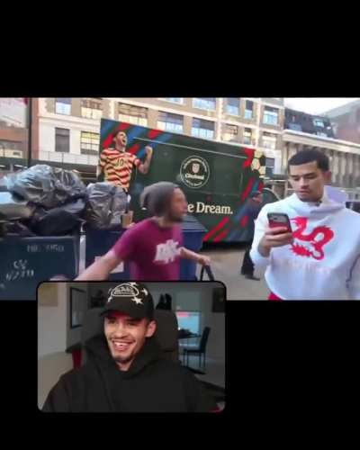 Kick Streamer Sneako Sucker-Punched in the Face During NYC Livestream Seconds After Saying Viewers 'Deserve to Be Publicly Executed'. Sneako ended up with a chipped tooth after being punched.