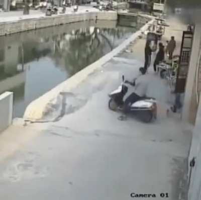 idiot on scooter