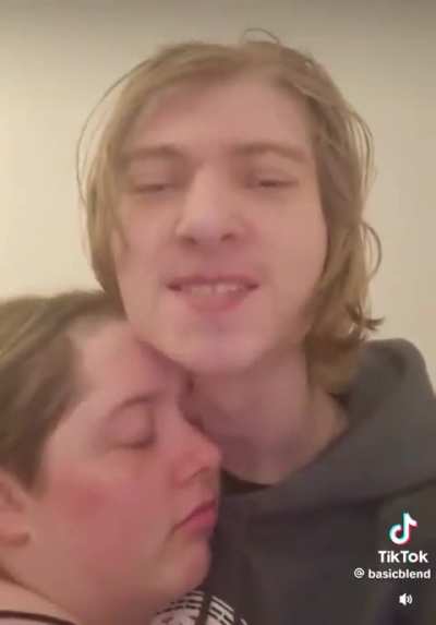 my friend drankes prime and now he's doing this with his girlfriend, {CRINGE WARNING}