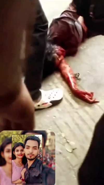 Man stabs ex-girlfriend to death on Mumbai road, then turns knife on himself