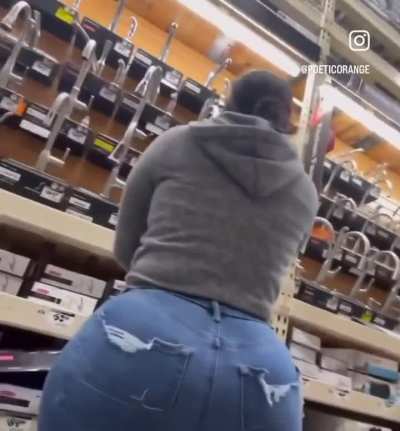 Curvy Latina Madura