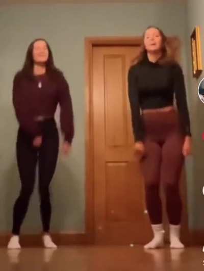 Which sister would you fuck and how?? Left (22) Right (18)