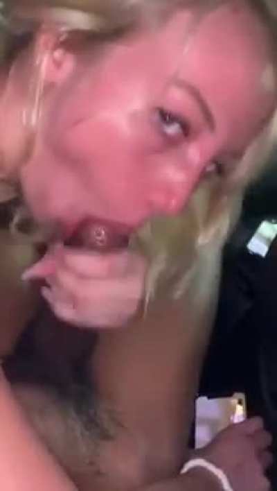 Blonde snow bunny 🐰 thot suck dick sloppy💦😈 otp📲 and embarrasses her man 🤦🏾‍♂️🤣🤣