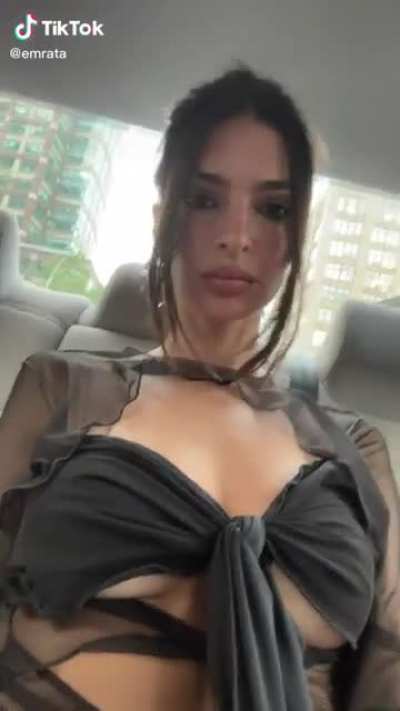 Emily&rsquo;s hot new tik tok