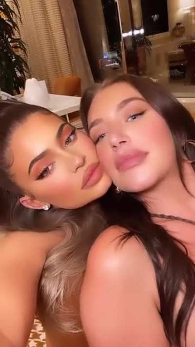 BESTIES IN VEGAS