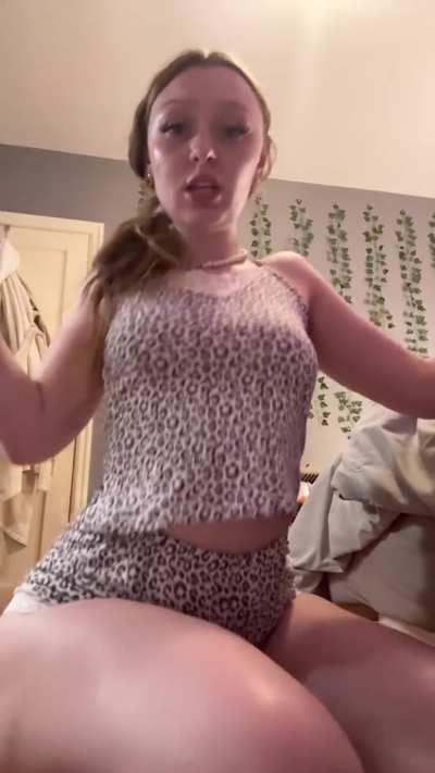 Bops Love Wall Vines