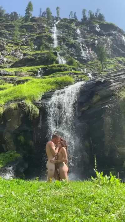 Making love around the 🌎